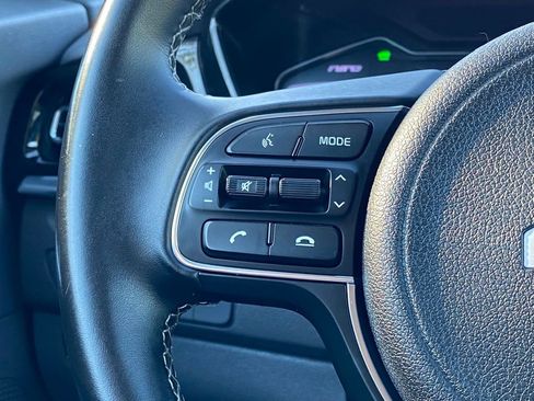 Used 2022 Kia Niro LXS w/ Digital Cluster Package FWD image 17
