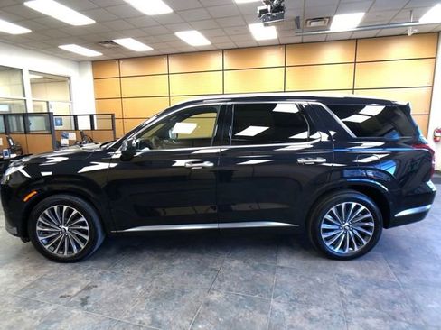 Used 2024 Hyundai Palisade Calligraphy image 4