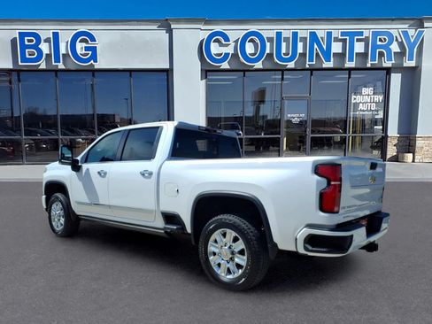 Used 2024 Chevrolet Silverado 2500 High Country w/ High Country Premium Package AWD/4WD image 4