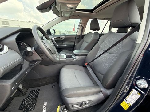 Certified 2025 Toyota RAV4 XLE w/ Convenience Package FWD image 13