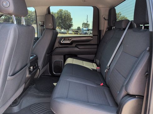 Used 2025 Chevrolet Silverado 2500 LT AWD/4WD image 12