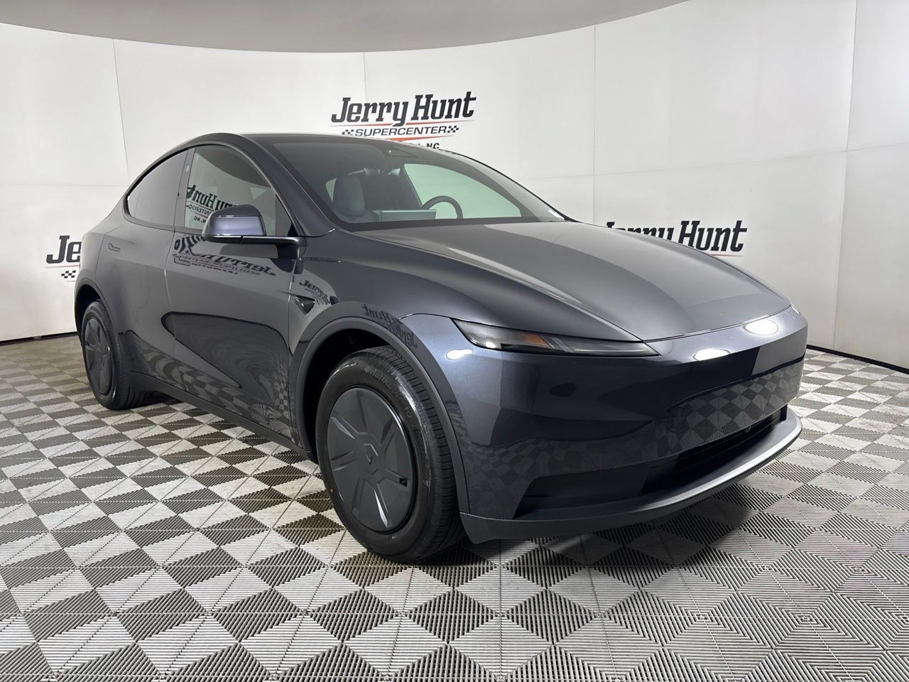 Used 2026 Tesla Model Y 2WD image 3