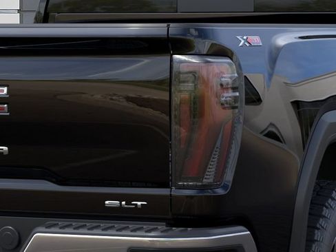 New 2026 GMC Sierra 2500 SLT w/ SLT Premium Package AWD/4WD image 11