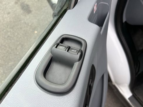 Used 2019 Ford Transit 350 XLT image 12