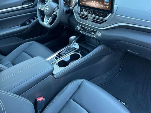 New 2025 Nissan Altima 2.5 SL image 13