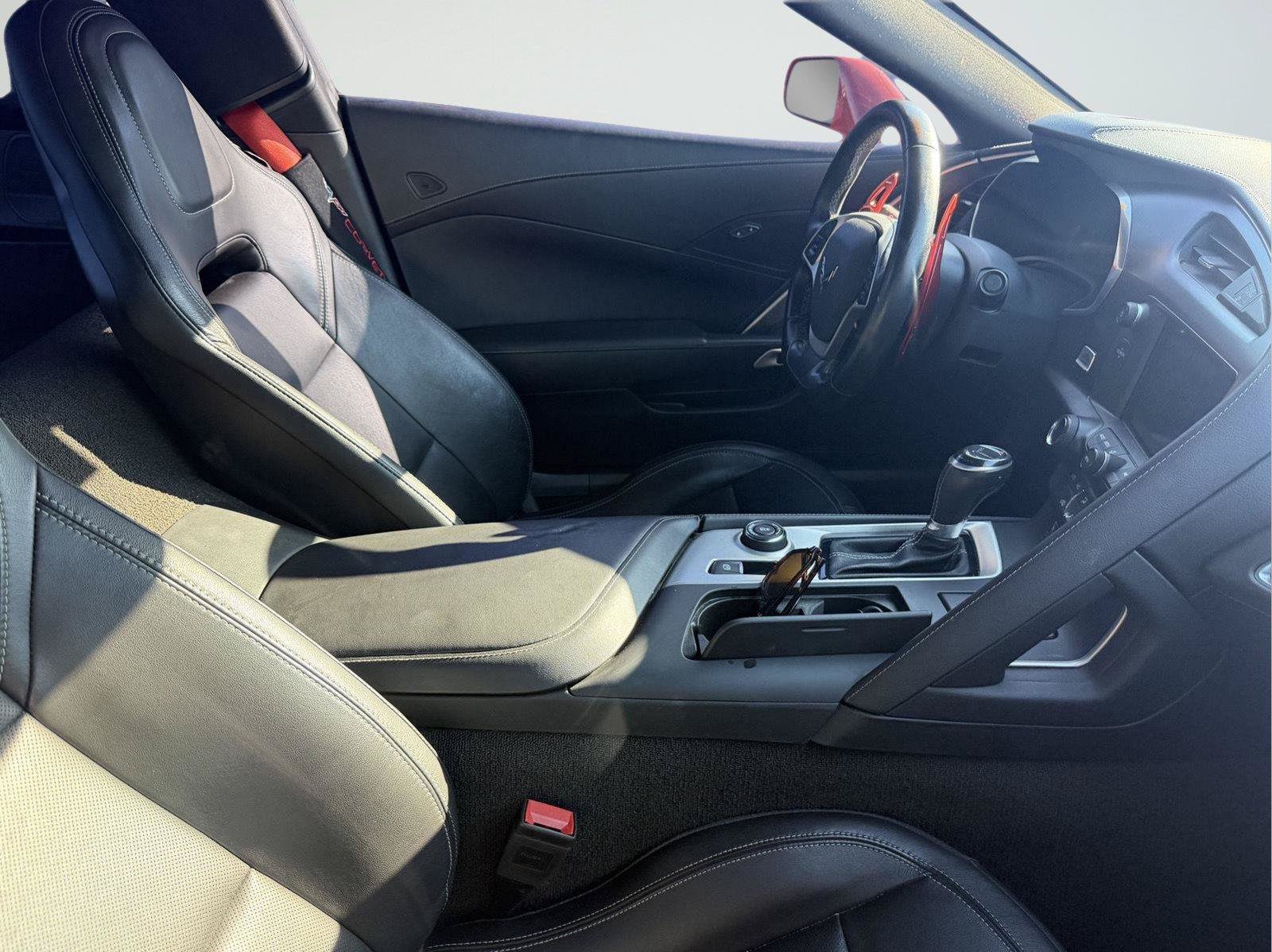 Used 2019 Chevrolet Corvette Stingray Coupe w/ 1LT RWD image 10
