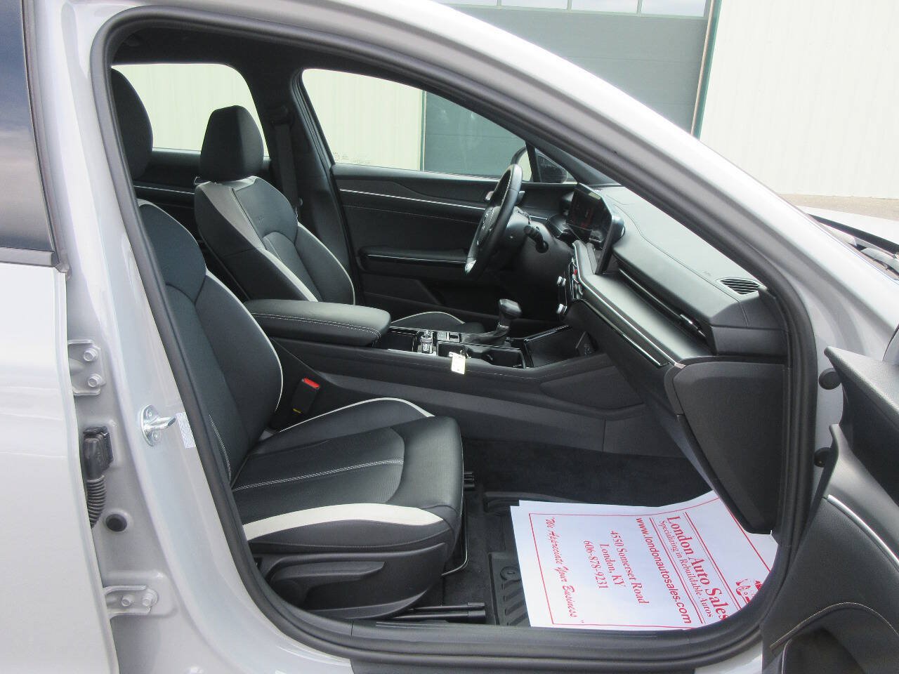 Used 2025 Kia K5 GT-Line AWD/4WD image 17