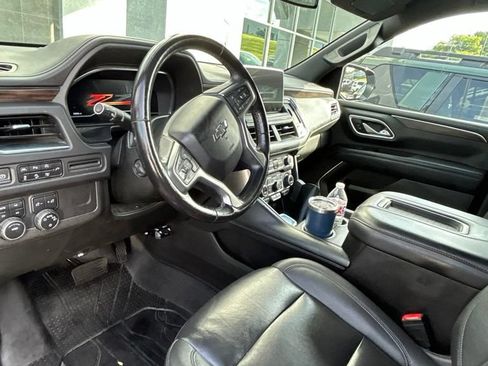 Used 2022 Chevrolet Tahoe Z71 w/ Luxury Package AWD/4WD image 5