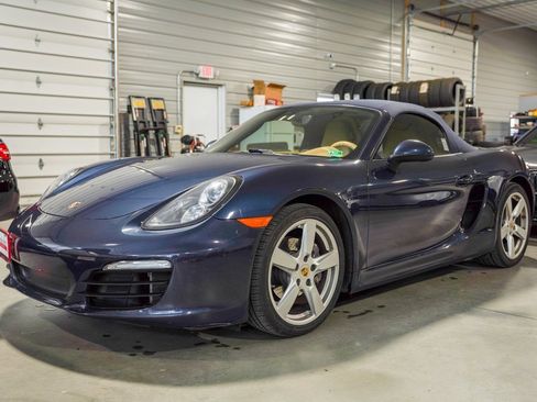 Used 2016 Porsche Boxster image 2