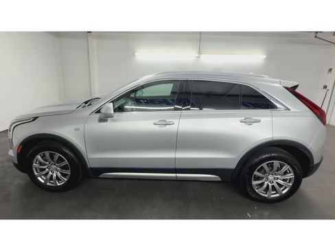 Used 2019 Cadillac XT4 Premium Luxury w/ Cold Weather Package FWD image 5