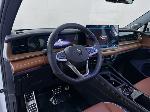 New 2026 Volkswagen Tiguan SEL R-Line image 9