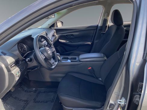 Used 2024 Nissan Sentra S image 9