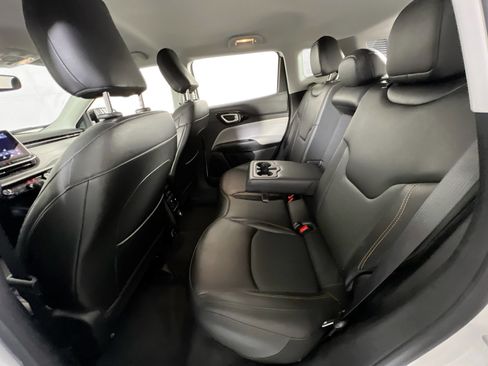 Used 2022 Jeep Compass Limited image 23