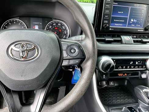 Certified 2022 Toyota RAV4 LE AWD/4WD image 22