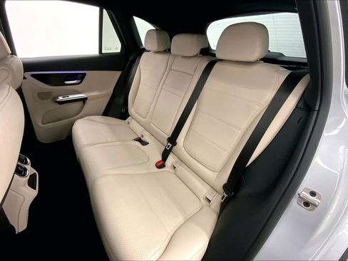 Used 2026 Mercedes-Benz GLC 300 image 6