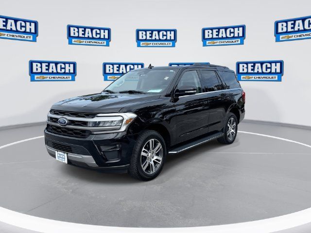 Used 2023 Ford Expedition XLT RWD image 4