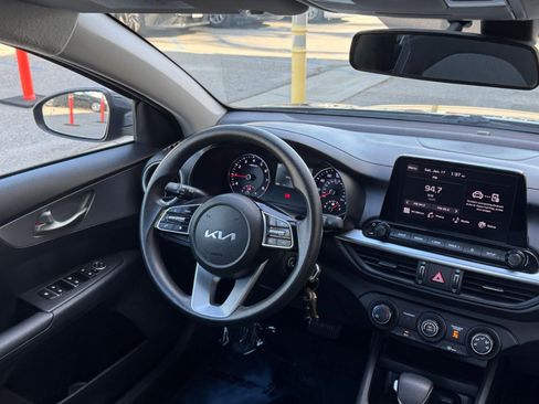 Used 2023 Kia Forte LXS w/ LXS Technology Package image 32