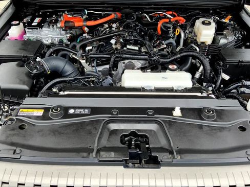 Used 2024 Toyota Land Cruiser image 31