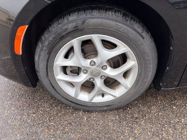 Used 2017 Chrysler Pacifica Touring Plus w/ Tire & Wheel Group FWD image 12