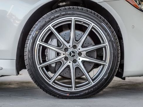 Used 2018 Mercedes-Benz S 560 4MATIC Sedan image 16