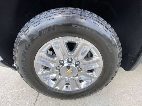 Used 2025 Chevrolet Silverado 2500 High Country w/ Technology Package AWD/4WD image 33