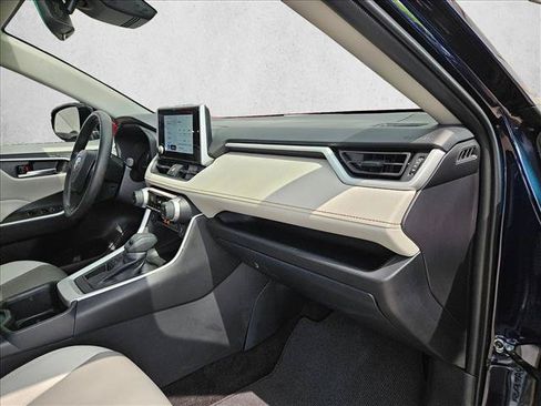 Used 2025 Toyota RAV4 XLE w/ Convenience Package FWD image 19