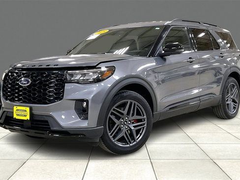 Certified 2025 Ford Explorer ST-Line w/ ST-Line Street Pack image 2