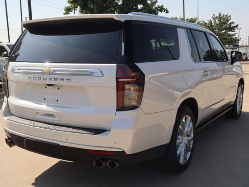Used 2023 Chevrolet Suburban High Country AWD/4WD image 3