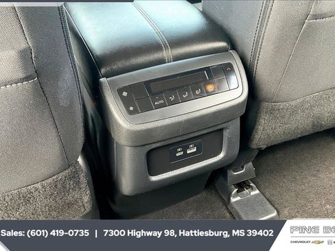 Used 2025 Nissan Pathfinder SV image 25