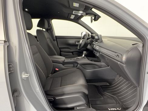 Certified 2025 Honda HR-V Sport image 30