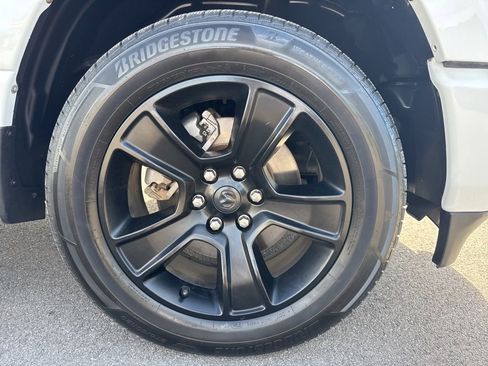 Used 2020 RAM 1500 Big Horn AWD/4WD image 11