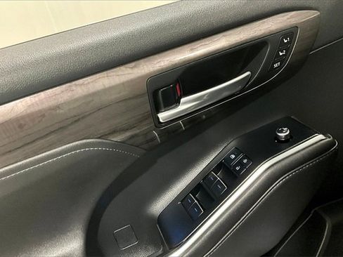 Used 2020 Toyota Highlander Limited image 38