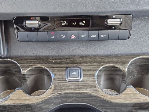 Used 2023 Mercedes-Benz Sprinter 2500 image 17