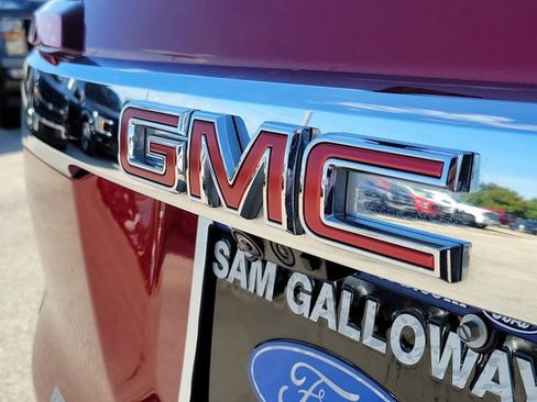 Used 2023 GMC Acadia Denali w/ Denali Ultimate Package image 10