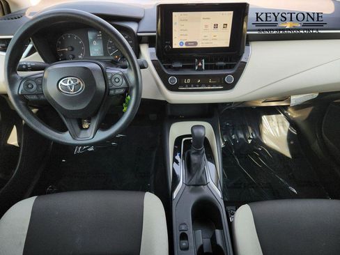 Used 2025 Toyota Corolla LE image 26