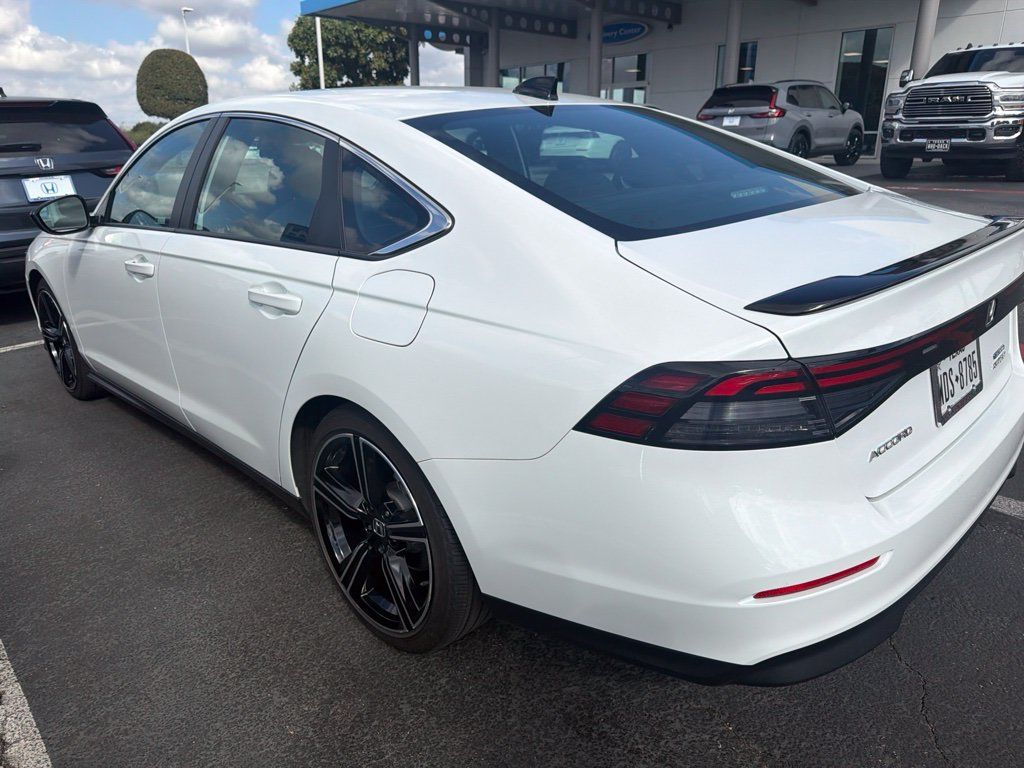 Used 2024 Honda Accord Sport image 6