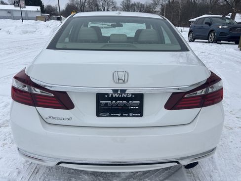 Used 2016 Honda Accord EX image 6
