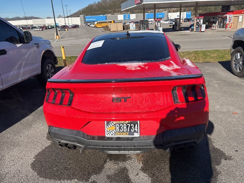 Used 2024 Ford Mustang GT Premium image 5