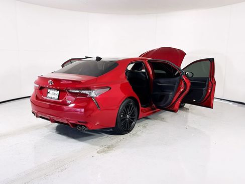 Used 2022 Toyota Camry XSE image 22