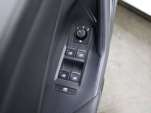 Used 2025 Volkswagen Jetta Sport FWD image 42