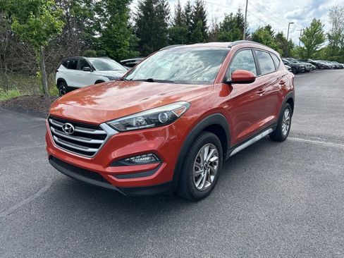 Used 2017 Hyundai Tucson SE AWD/4WD image 3
