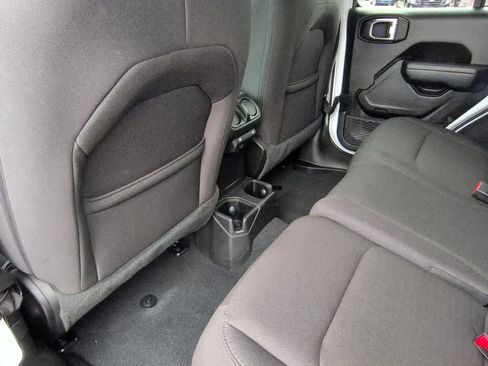Used 2022 Jeep Wrangler Unlimited Sport image 17