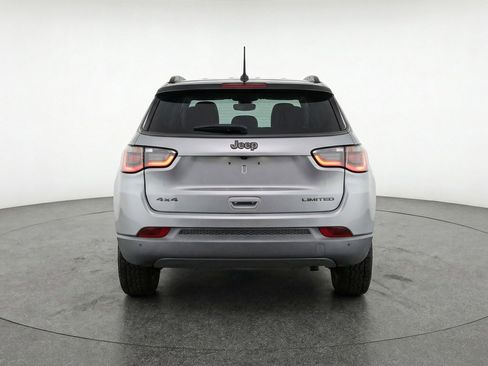 Used 2025 Jeep Compass Trailhawk image 7