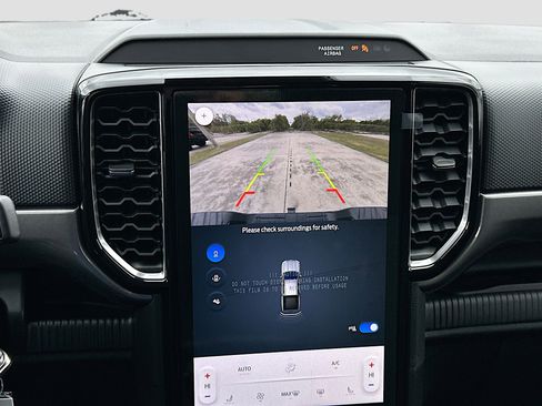 New 2025 Ford Ranger XLT w/ Equipment Group 301A High image 9