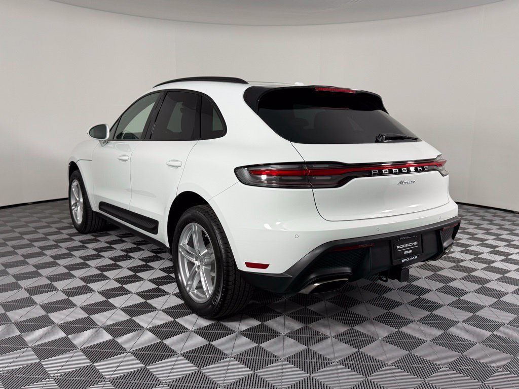 Used 2026 Porsche Macan AWD/4WD image 3