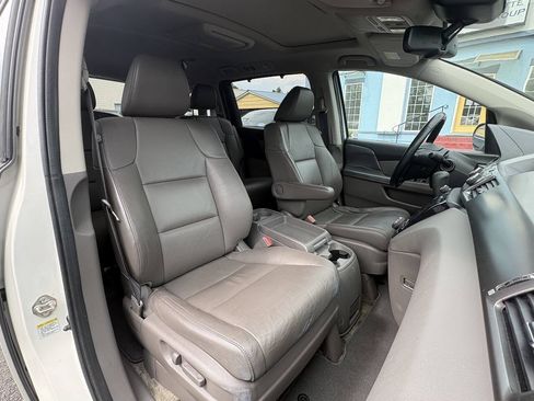 Used 2016 Honda Odyssey EX-L image 24