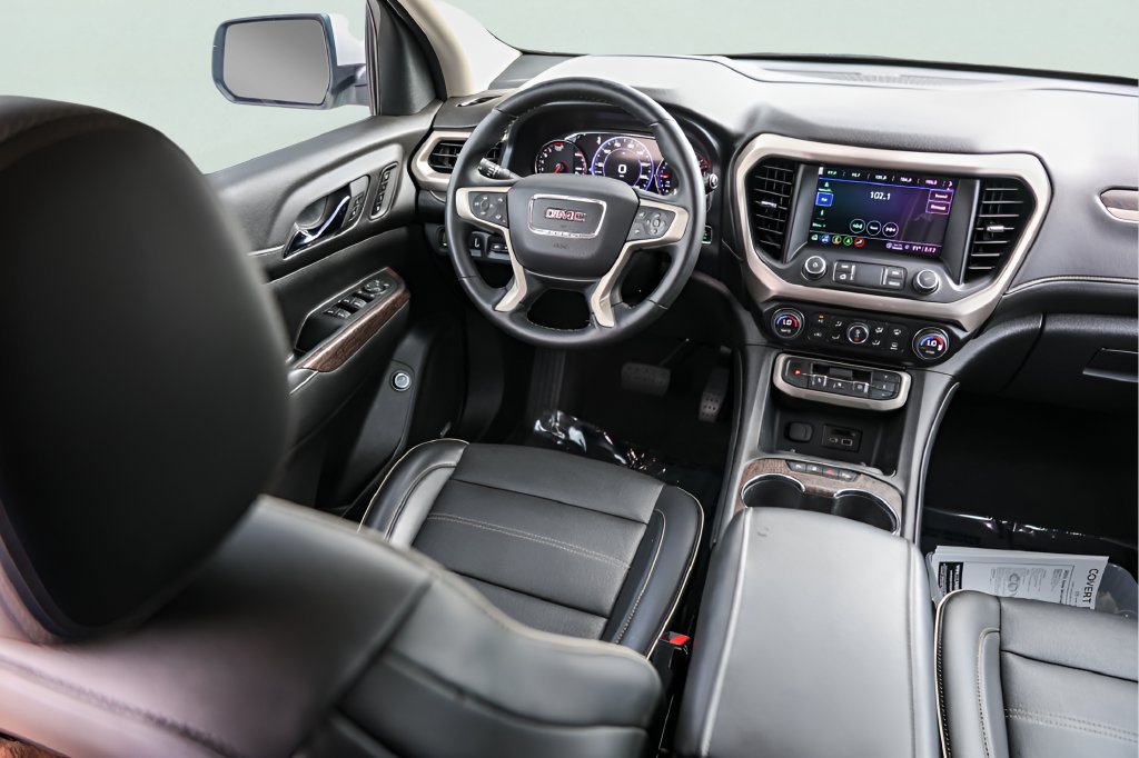 Used 2023 GMC Acadia Denali w/ Denali Technology Package AWD/4WD image 23