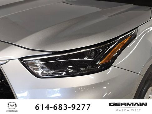 Used 2023 Toyota Highlander LE FWD image 16