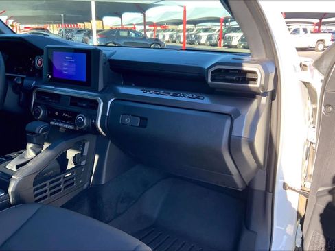 Used 2024 Toyota Tacoma TRD Off-Road image 18