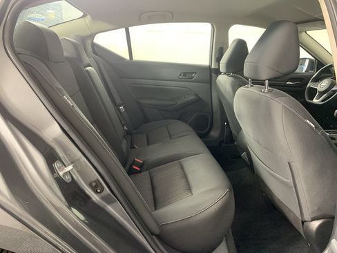 Used 2025 Nissan Altima 2.5 SV FWD image 35